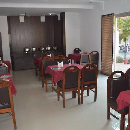 Hotel Goverdhan Tourist Complex Fatehpur Sikri Exterior photo