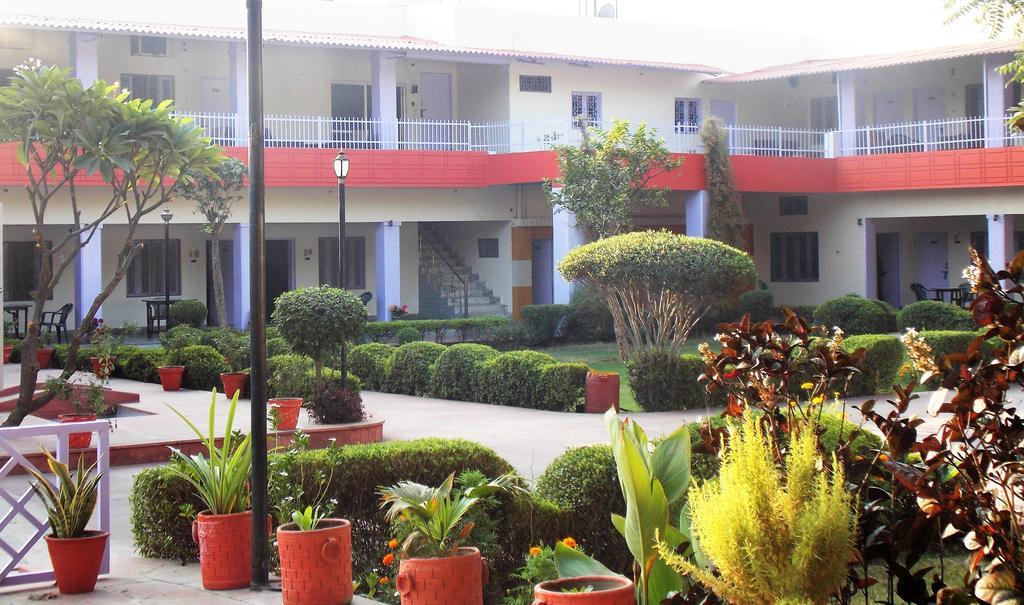 Hotel Goverdhan Tourist Complex Fatehpur Sikri Exterior photo
